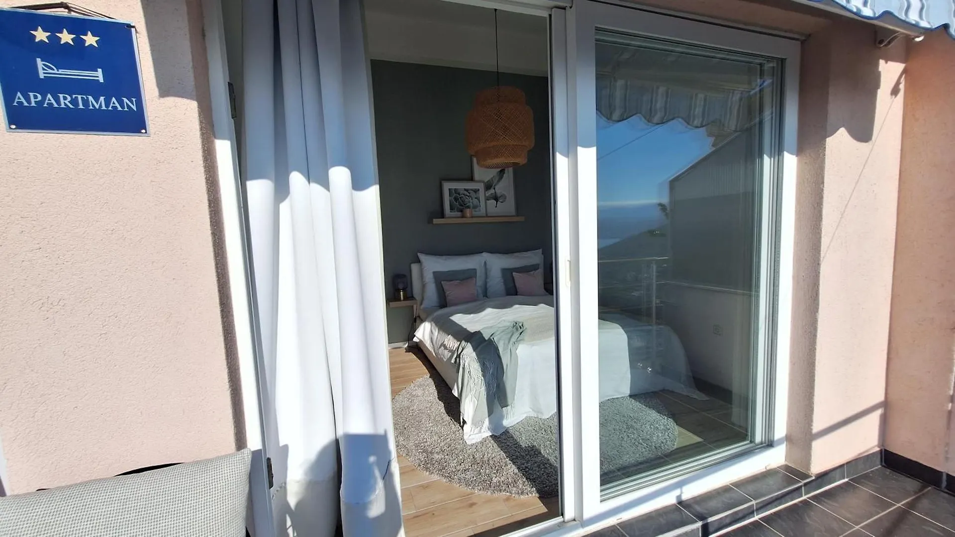 Ferienwohnung mit 180° Meerblick  Dobreć Apartment