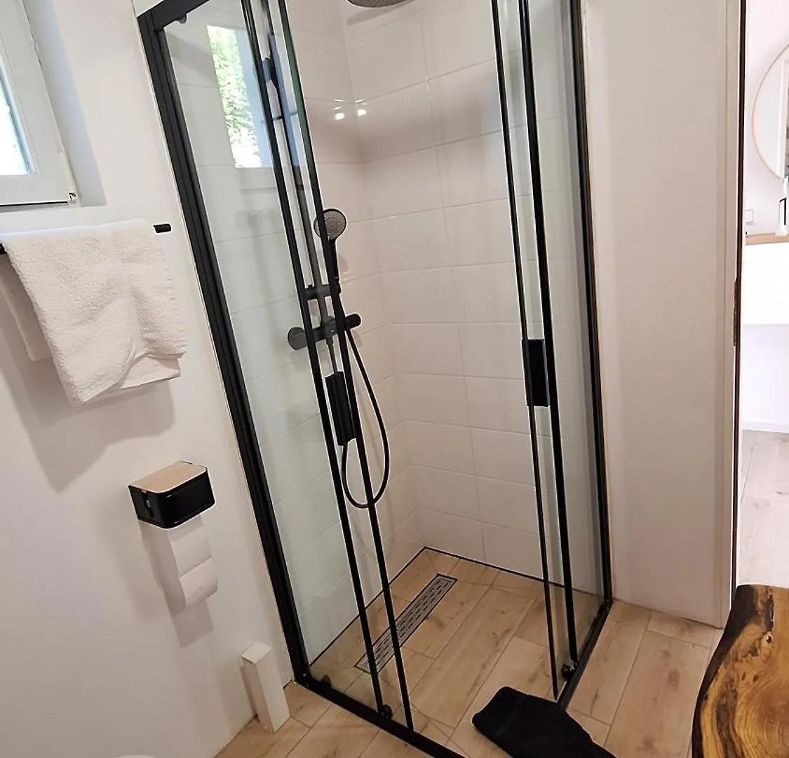 Ferienwohnung mit 180° Meerblick  Dobreć Apartment