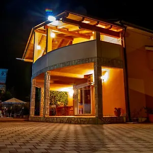 https://villa-anita-pula.pula-hotels.org